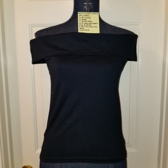 #644 NWOT BOUTIQUE EUROPA S Off-Shoulder Black Top - Picture 1 of 7